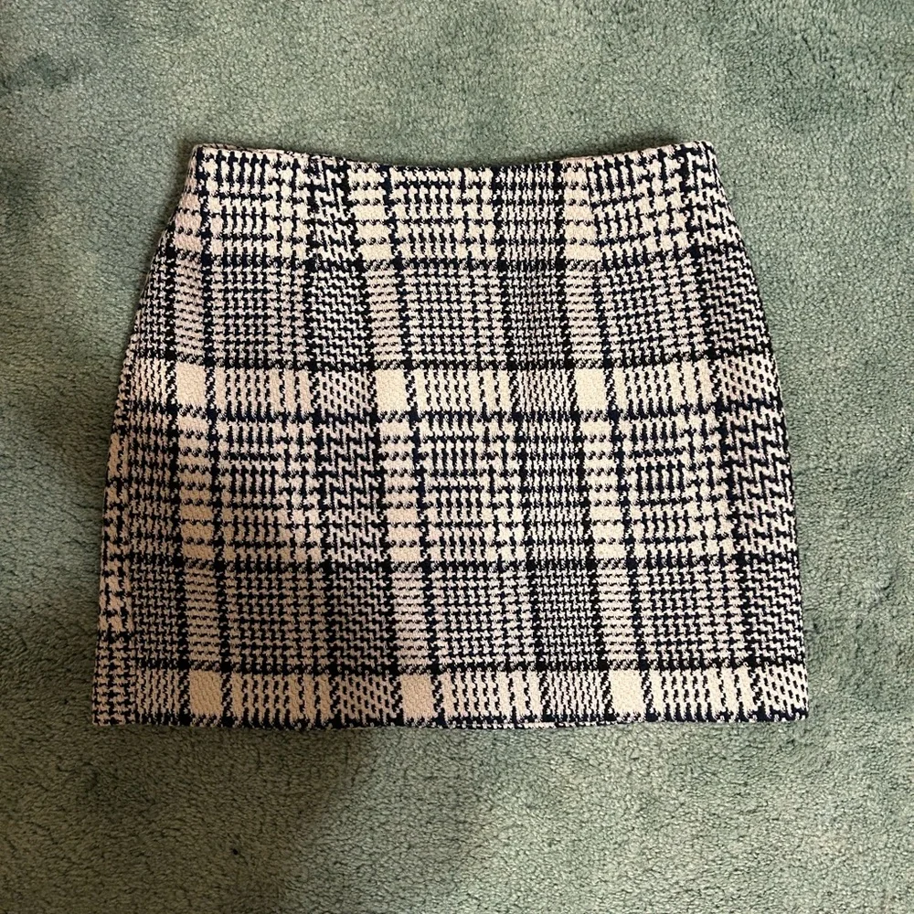 H&M Black and White Plaid Mini Skirt - Picture 2 of 4
